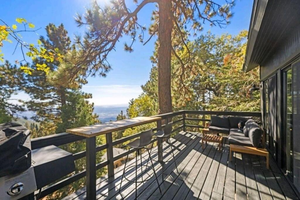 Updated Mountain Cabin Retreat With 180 Views Off Deck And Balcony Running Springs Zewnętrze zdjęcie